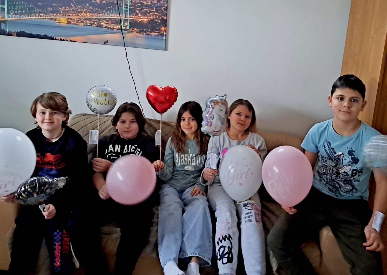 Кира любит тебя, Ваня!