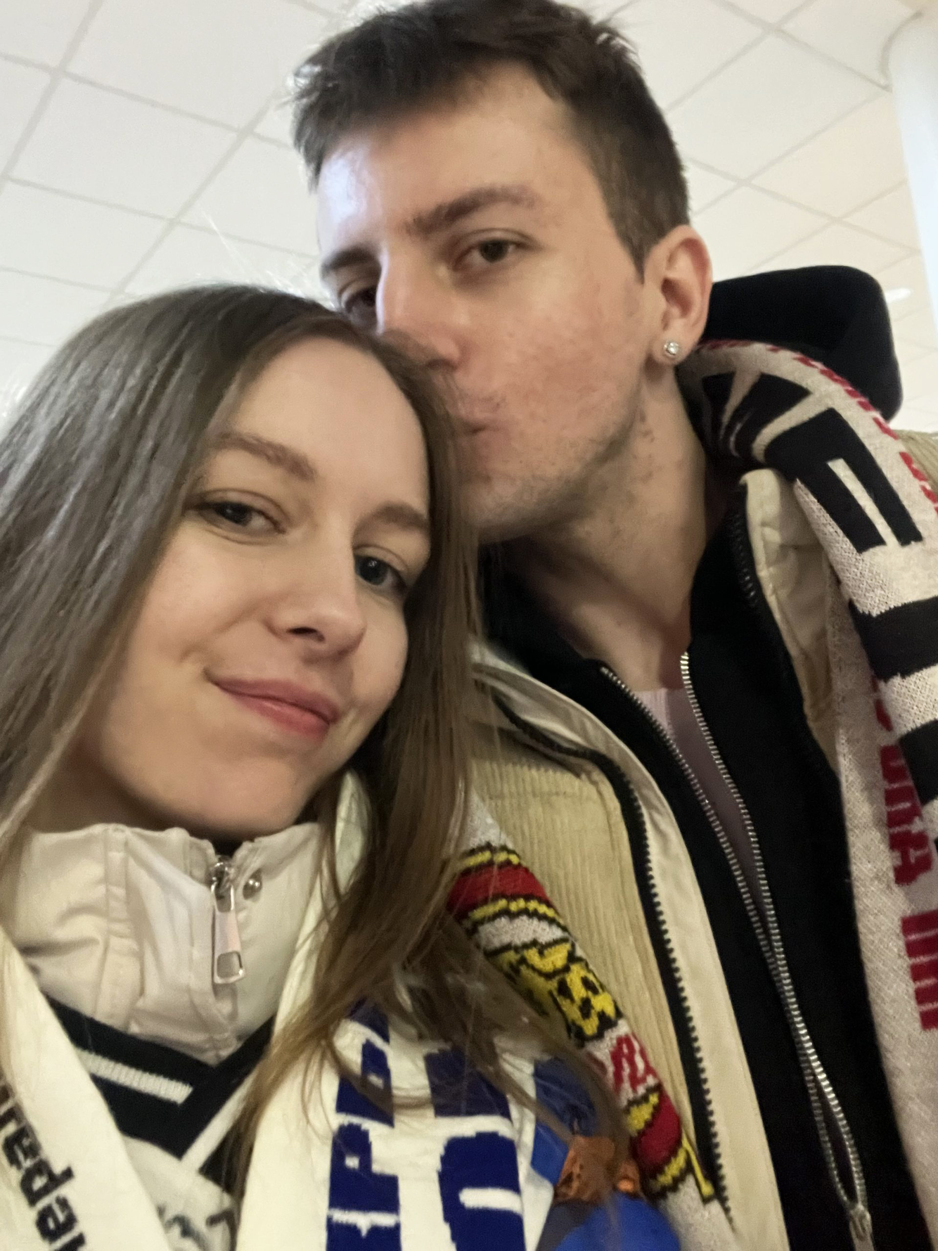 Ксюша любит тебя, Даня!